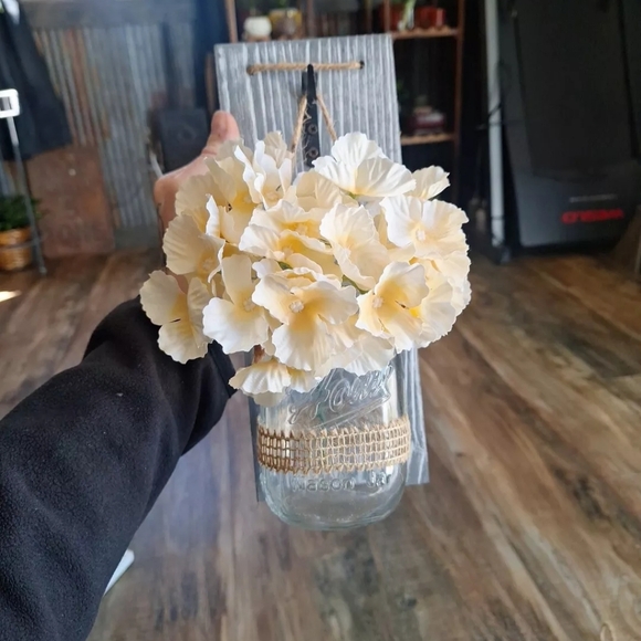 Mason Jar Hangers w/Flowers - Picture 4 of 7